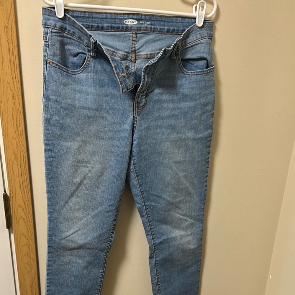 Old Navy Blue Skinny Jeans with Classic Style